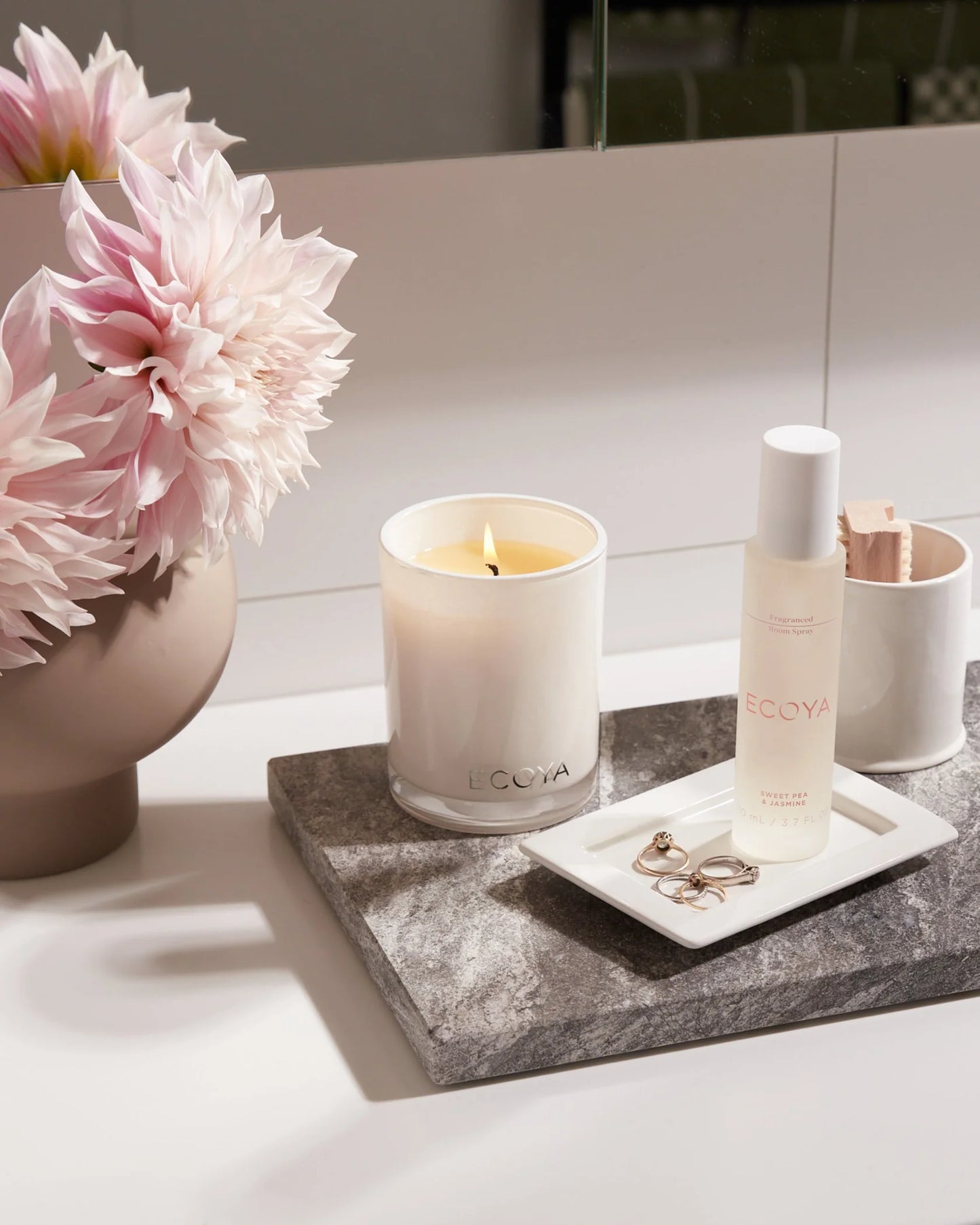 ECOYA Madison Candle 400g - Sweet Pea & Jasmine
