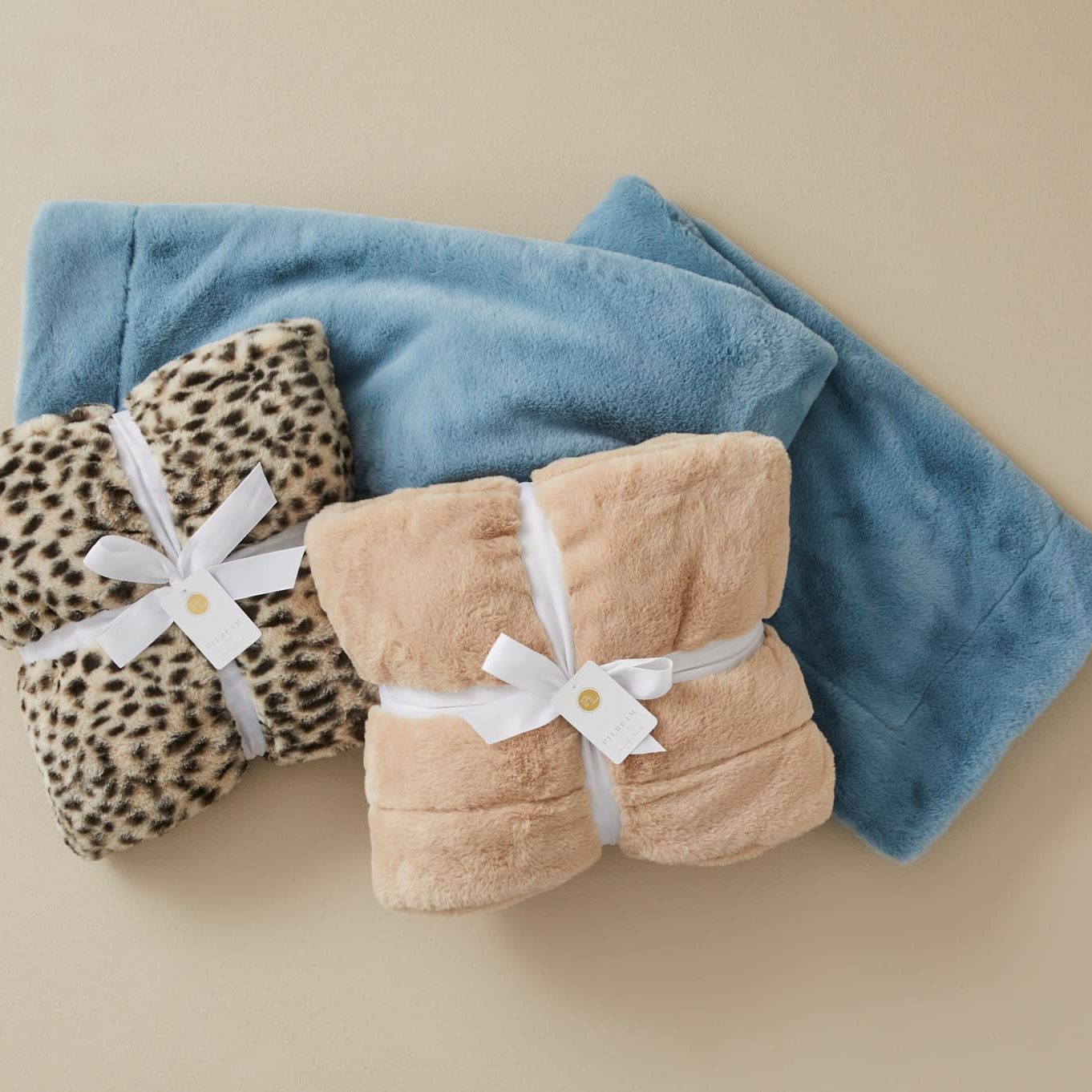 Muse Faux Fur Throw - Vintage Blue