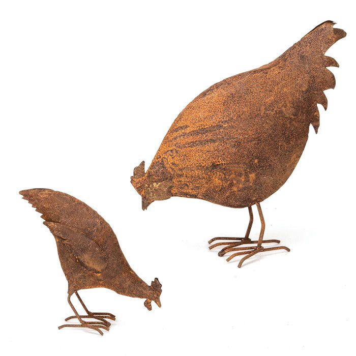 Rust Feeding Chicken (Large)