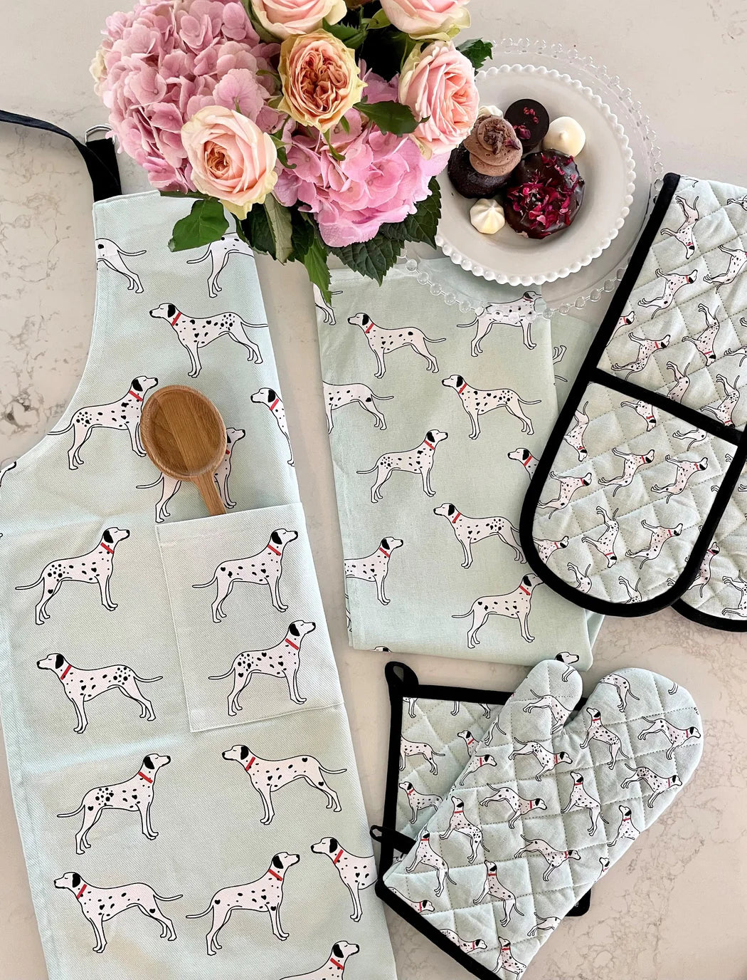 Oven Glove & Pot Holder Set - Dalmatians