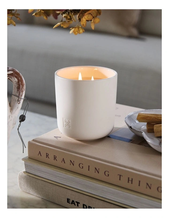 CIRCA Soy Candle 300g - Cotton Flower & Freesia