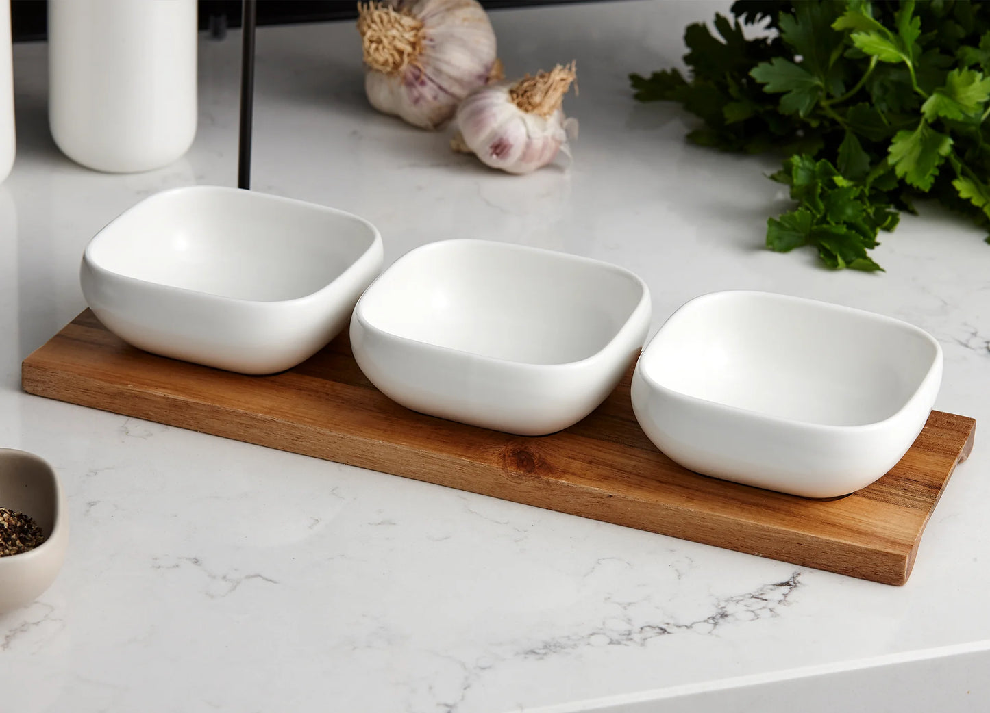 Essentials White 4pce Bowl & Tray Set
