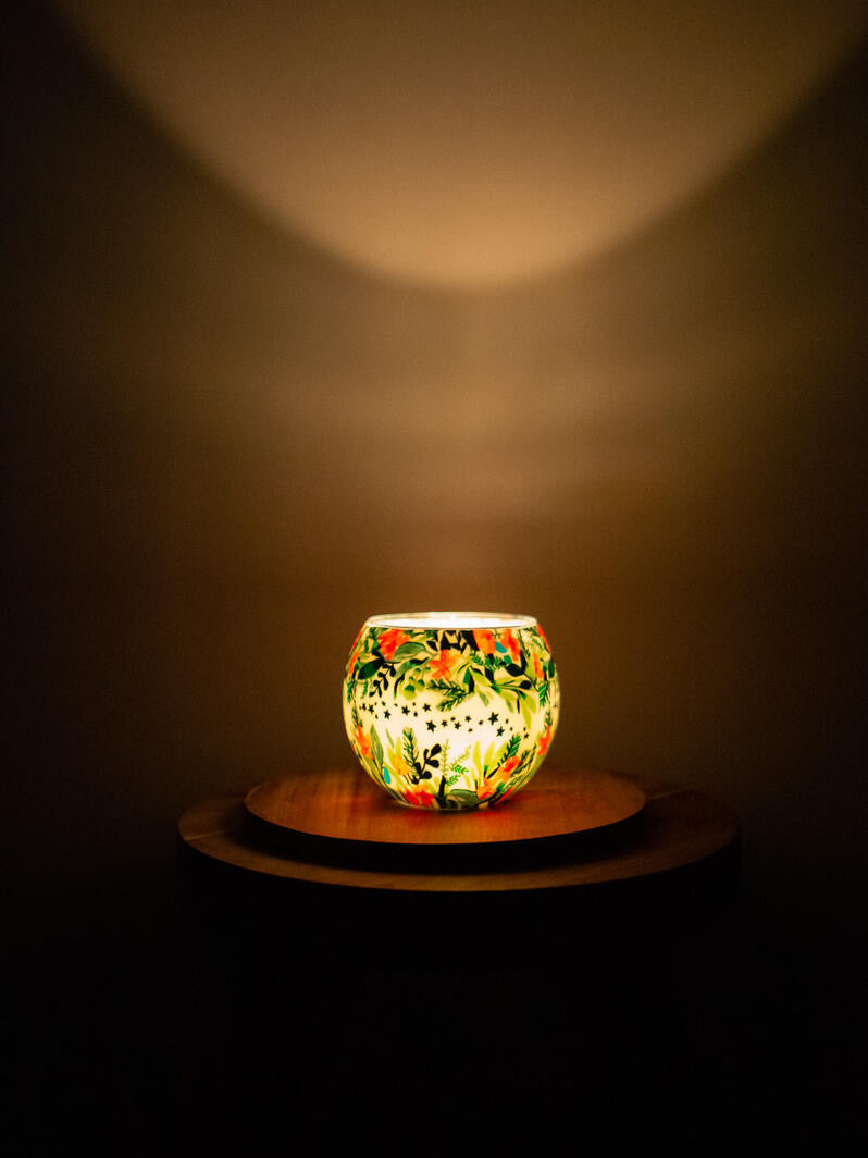 Christmas Garlands Tealight Candle Holder