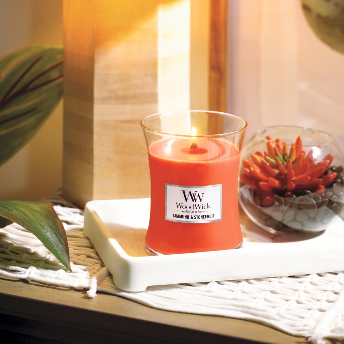 WoodWick Medium Candle - Tamarind & StoneFruit