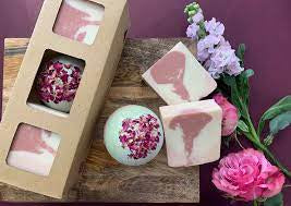 Sapon - Rose Geranium Bath Bomb & S/2 Goats Milk Soap Gift Box