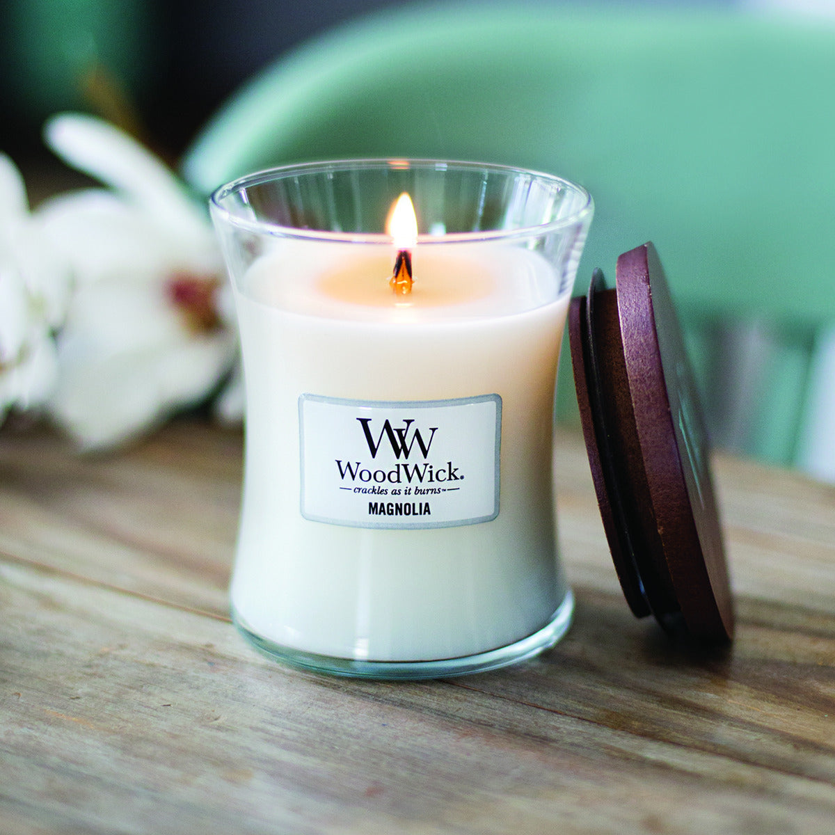 WoodWick Medium Candle - Magnolia